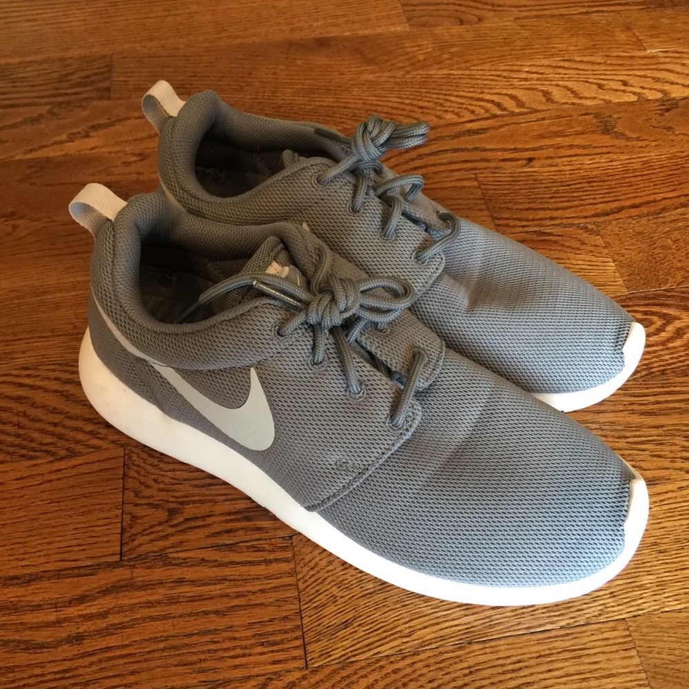 Nike Women's Gray Sneakers